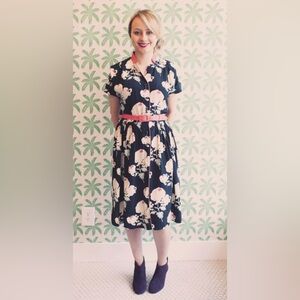Petrunia Margaret Vintage Style Rockabilly Dress in Chrysanthemum print size 6